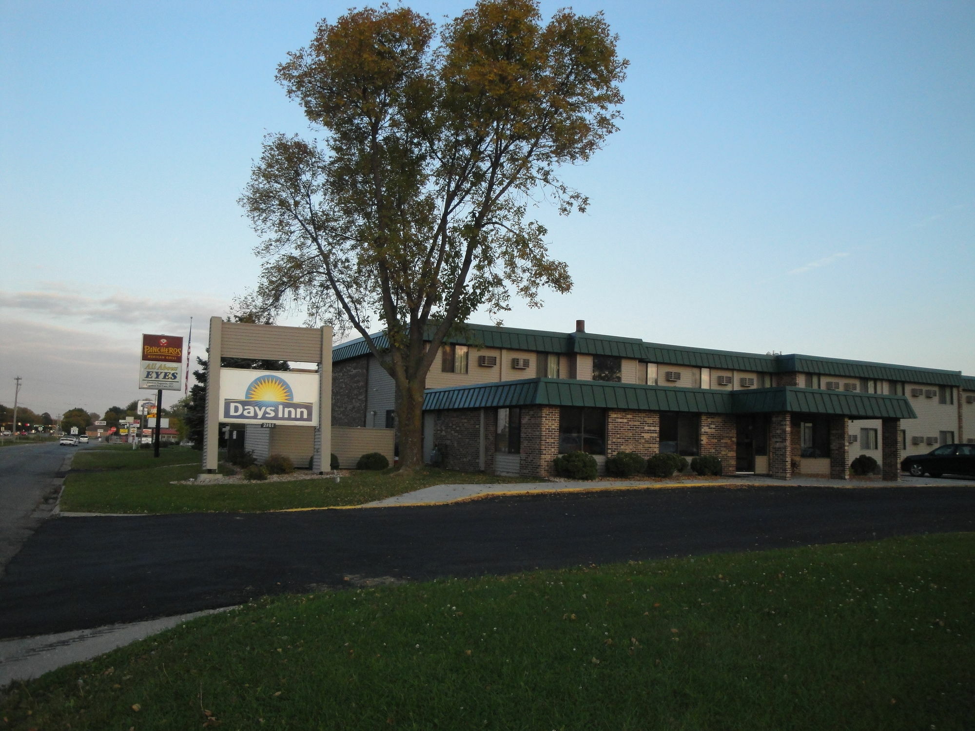 Days Inn By Wyndham Mason City Extérieur photo